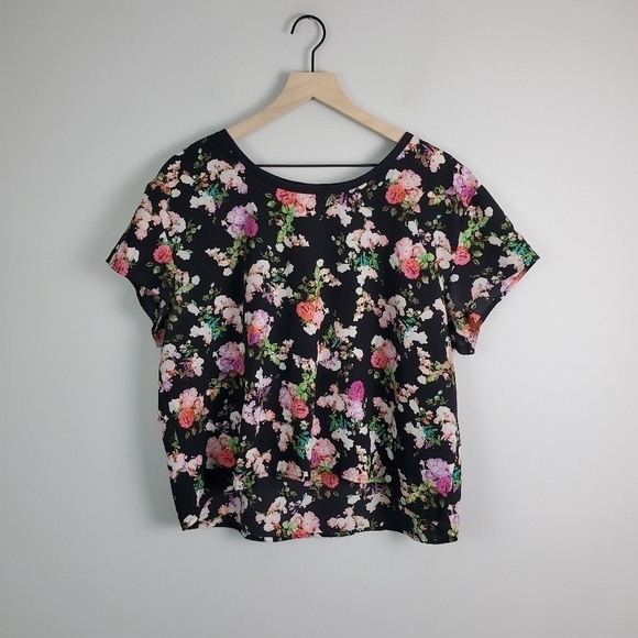 Decree Floral Crop Top XL - Picture 1 of 5